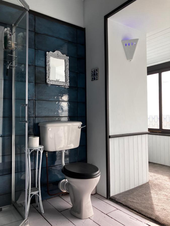 In The Centre Of Shaftesbury Apartment Bagian luar foto