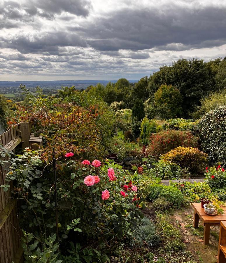 In The Centre Of Shaftesbury Apartment Bagian luar foto