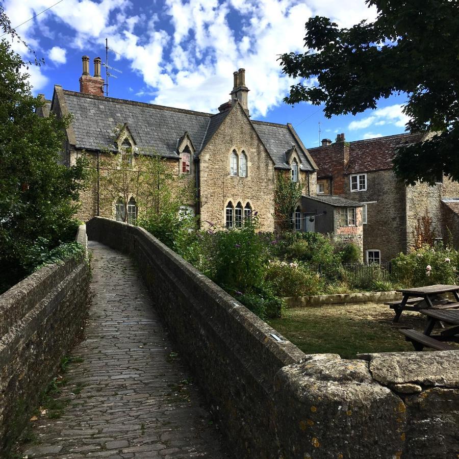In The Centre Of Shaftesbury Apartment Bagian luar foto